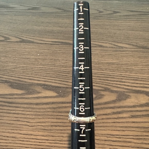 JOHN HARDY Dot Sterling Silver
18K Yellow Gold Ayu Petite Leaf Wrap
Ring Sz 6.5 - Picture 8 of 8